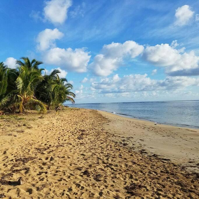 1St Floor, A/C Everywhere, Balcony With Beach View In Luquillo Esterno foto